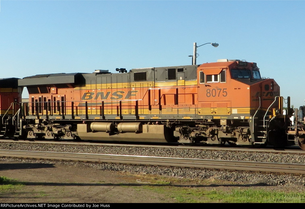 BNSF 8075